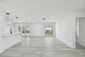 16032 Eagle River Way, TAMPA