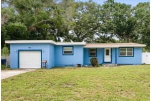908 S Palm Dr, LARGO