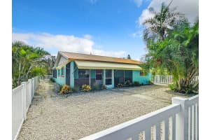 3002 Dupont St S, GULFPORT