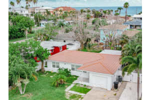 15802 2nd St E, REDINGTON BEACH