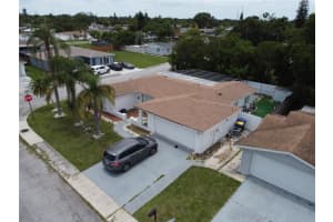 1715 Kenilworth St, HOLIDAY