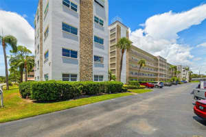 5603 80th St N #202, ST PETERSBURG