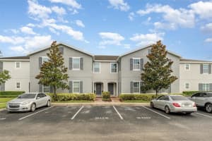 200 Primrose Dr, DAVENPORT