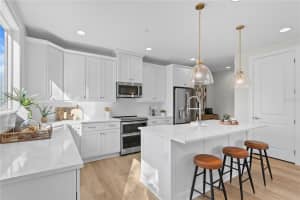 208 FRANCES AVENUE, TAMPA, FL 33602 - MLS#MFRTB8408883