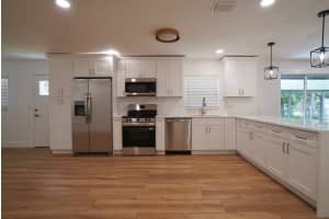 2512 LAKE ELLEN CIRCLE, TAMPA, FL 33618 - MLS#MFRTB8408949