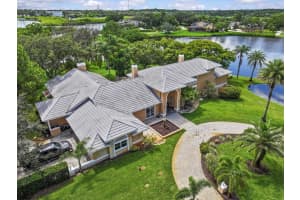 1520 Jade Ln, TARPON SPRINGS