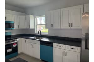 2148 DOVER AVENUE, FORT MYERS, FL 33907 - MLS#MFRTB8408998