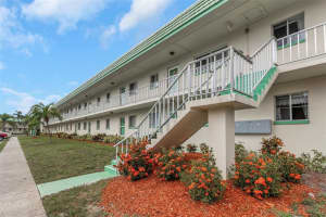 2001 Greenbriar Blvd #17, CLEARWATER