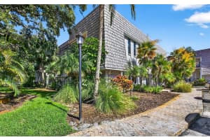 702 LYNDHURST STREET, DUNEDIN, FL 34698 - MLS#MFRTB8409027