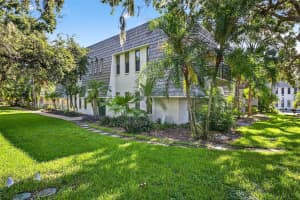 702 LYNDHURST STREET, DUNEDIN, FL 34698 - MLS#MFRTB8409027