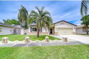 11609 PAINTED HILLS LANE, TAMPA, FL 33624 - MLS#MFRTB8409187
