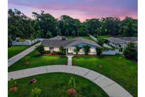 1647 Robin Hood Ln, CLEARWATER