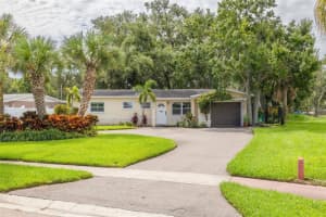100 LEWIS BOULEVARD, ST PETERSBURG, FL 33705 - MLS#MFRTB8409227