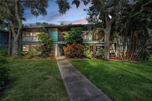 3241 Fox Chase Cir N #106, PALM HARBOR