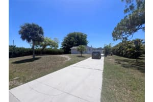 425 Southwest Blvd, NAPLES