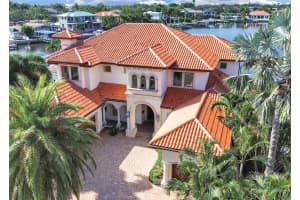 1097 Eden Isle Dr Ne, ST PETERSBURG