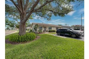 322 GLOUCESTER BOULEVARD, SUN CITY CENTER, FL 33573 - MLS#MFRTB8409500