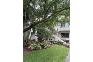 3300 Fox Chase Cir N #232, PALM HARBOR