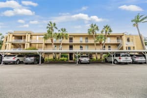 225 Country Club Dr #e246, LARGO