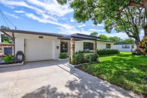 8532 Kumquat Ave, SEMINOLE