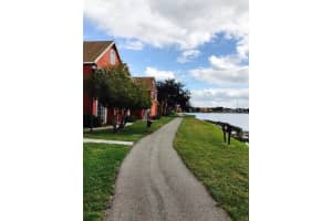 9228 Lake Chase Island Way #9228, TAMPA