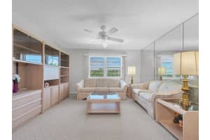 8174 TERRACE GARDEN DRIVE, ST PETERSBURG, FL 33709 - MLS#MFRTB8409716