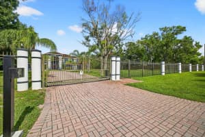 2555 BRYAN LANE, TARPON SPRINGS, FL 34688 - MLS#MFRTB8409748