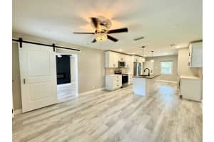 1918 SHADOWLAWN AVENUE, TAMPA, FL 33610 - MLS#MFRTB8409757