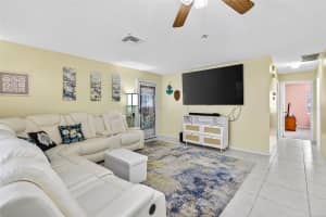 402 FINCHLEY COURT, SUN CITY CENTER, FL 33573 - MLS#MFRTB8409765