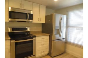 121 ISLAND WAY, CLEARWATER BEACH, FL 33767 - MLS#MFRTB8409786