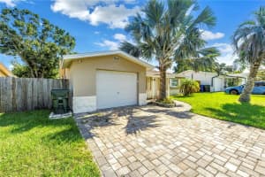 3321 21ST PLACE, LARGO, FL 33774 - MLS#MFRTB8409788