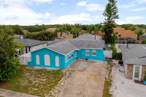 1703 Cromwell Dr, TARPON SPRINGS