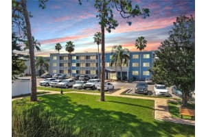2700 Coconut Bay Ln #427, SARASOTA
