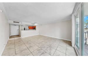 2700 COCONUT BAY LANE, SARASOTA, FL 34237 - MLS#MFRTB8410054