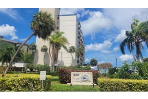 660 ISLAND WAY, CLEARWATER BEACH, FL 33767 - MLS#MFRTB8410183