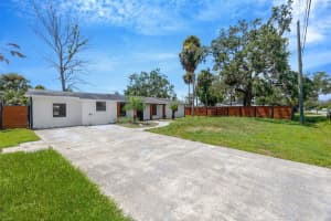 9935 River Dr, GIBSONTON