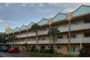 2467 Finlandia Ln #27, CLEARWATER