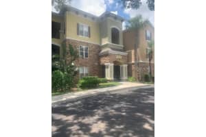 10103 Courtney Oaks Cir #202, TAMPA