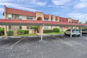 215 Dogwood Cir #215, SEMINOLE