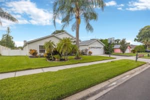 3238 Cullendale Dr Tampa, FL 33618 - Off Market