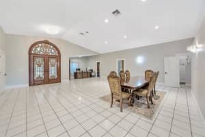 3238 Cullendale Dr Tampa, FL 33618 - Off Market