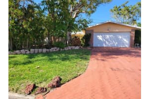 315 S Tessier Dr, ST PETE BEACH