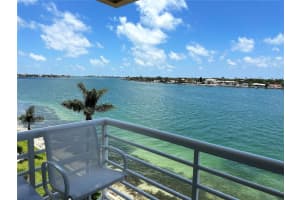 6083 Bahia Del Mar Cir #557, ST PETERSBURG
