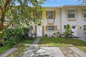 11703 WESSON CIRCLE, TAMPA, FL 33618 Sold 08/22/25