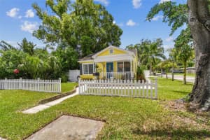 1678 27TH AVENUE, ST PETERSBURG, FL 33713 Sold 09/02/25