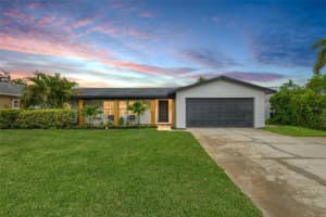 1474 54th Ave Ne, ST PETERSBURG