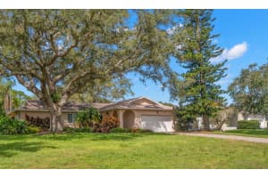 8054 Bayshore Dr, SEMINOLE