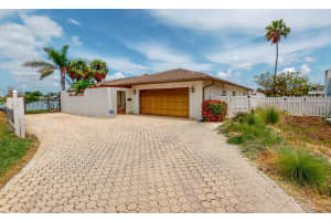 5960 Bahama Way N, ST PETE BEACH