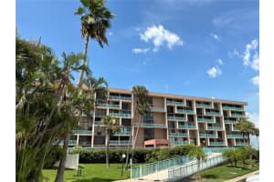 1 Key Capri #213e, TREASURE ISLAND