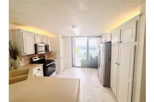 1 KEY CAPRI #213E, TREASURE ISLAND, FL 33706 - MLS#MFRTB8410866